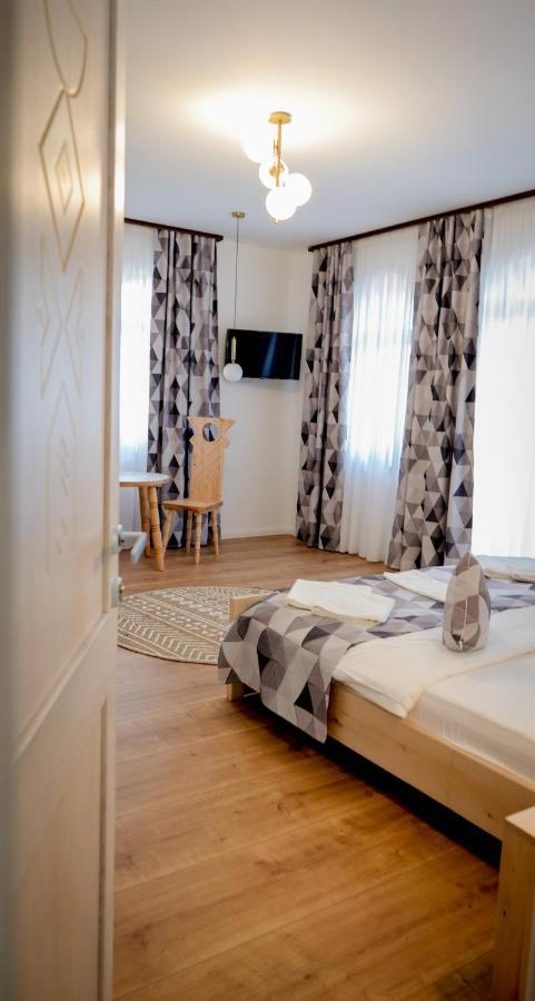 Bed and Breakfast Conacul Olarilor Байя-де-Фьер Экстерьер фото